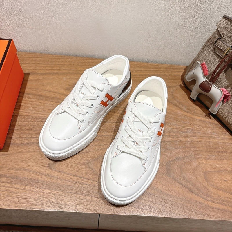 H**me5 sneaker